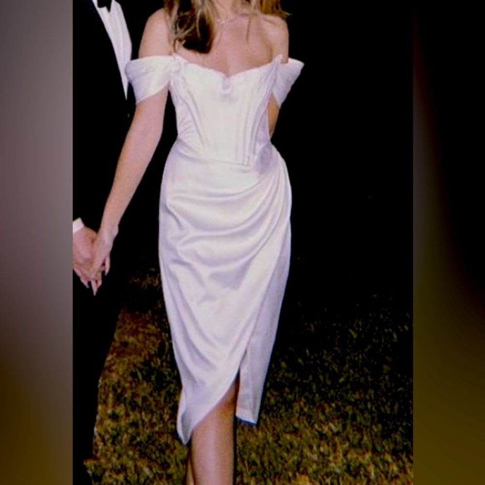 House of CB “Loretta” dress with boning and slit, size medium. Worn once.